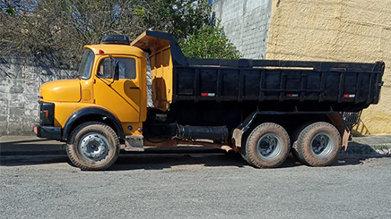 Caminhão Trucado